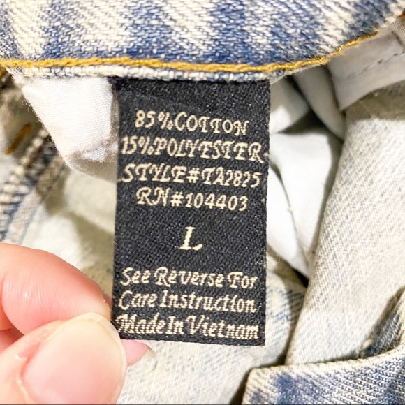 NWOT Mine - Distressed Jean Shorts - Picture 11 of 11